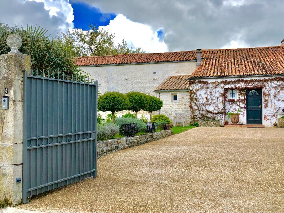 Bed and Breakfast Du Côté de l'Ombrière à Geay  Extérieur photo